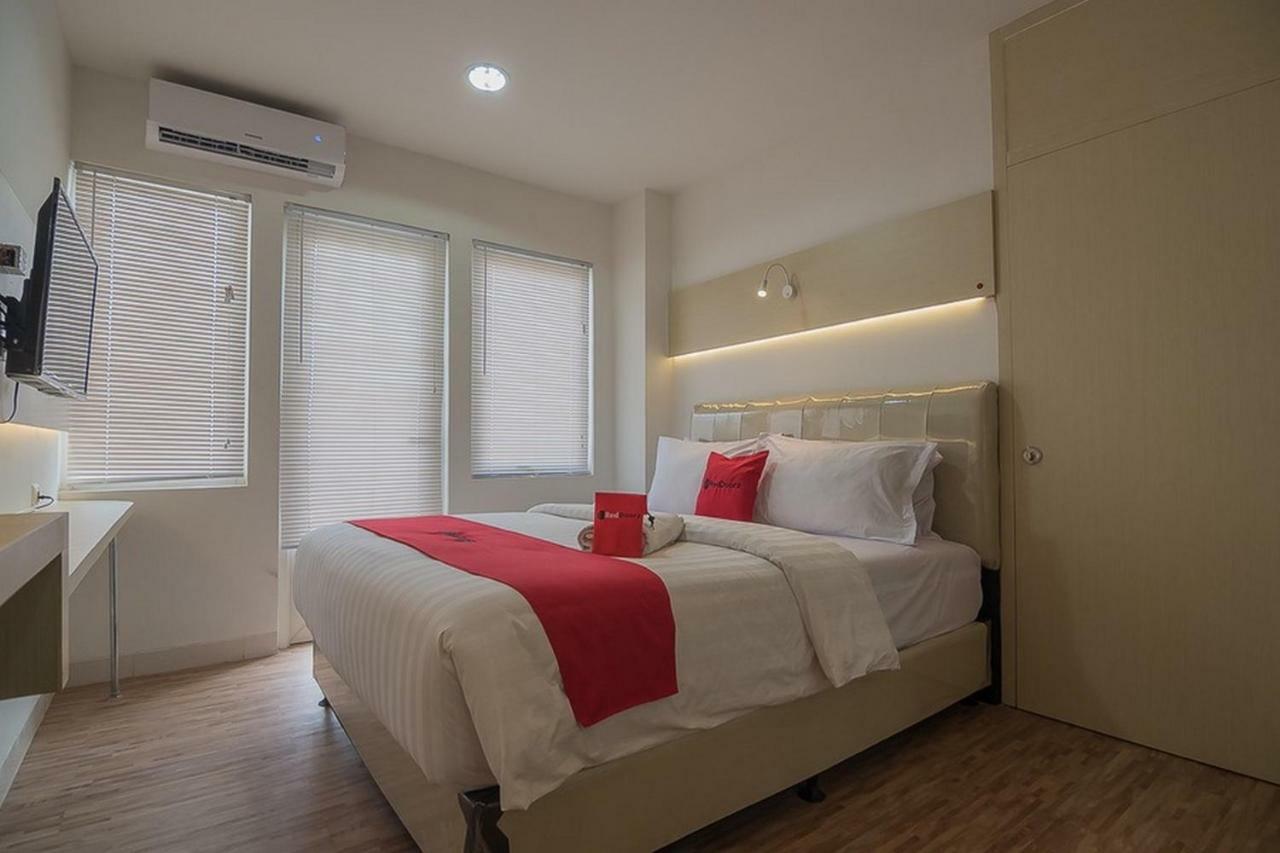 Reddoorz Apartment @ Sentul Tower Bogor Esterno foto